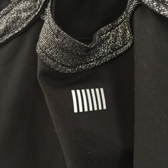 Victoria’s Secret Sport Metallic Tank Size XS - Picture 5 of 6